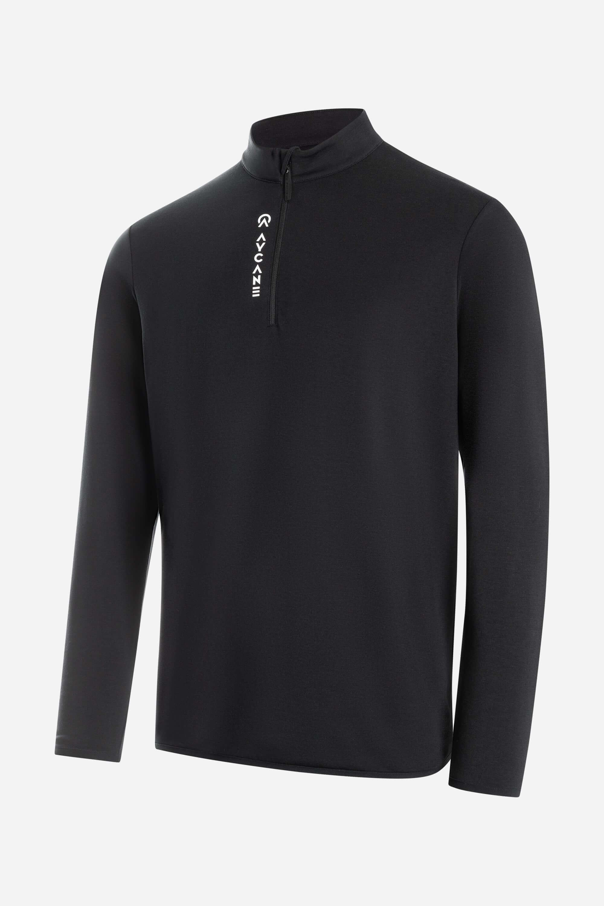 Maurize Midlayer Halfzip in black, lightweight and stretchy, perfect for warmth and comfort on colder days.