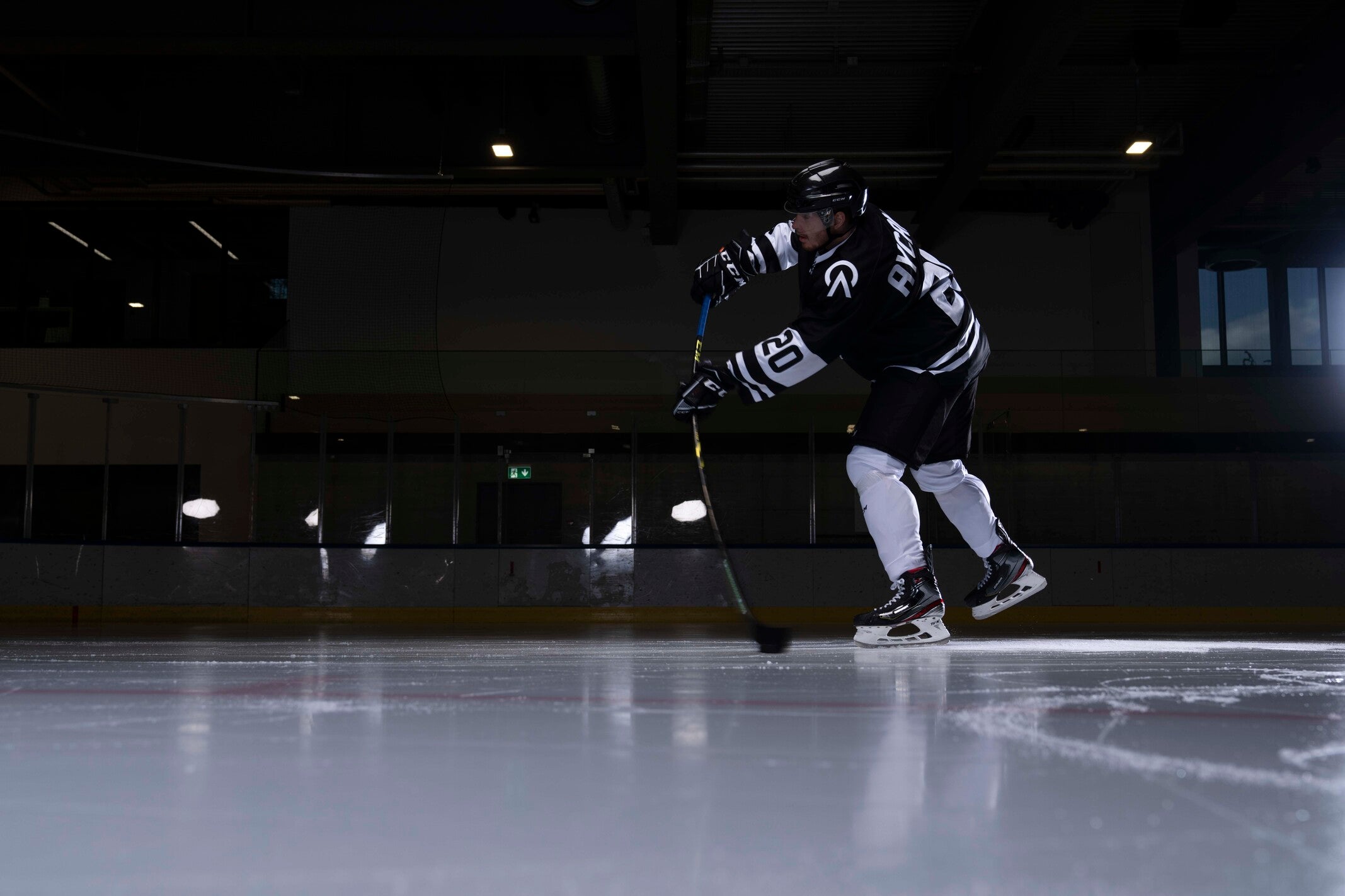Ice Hockey Tips for Beginners: Getting Started on the Ice