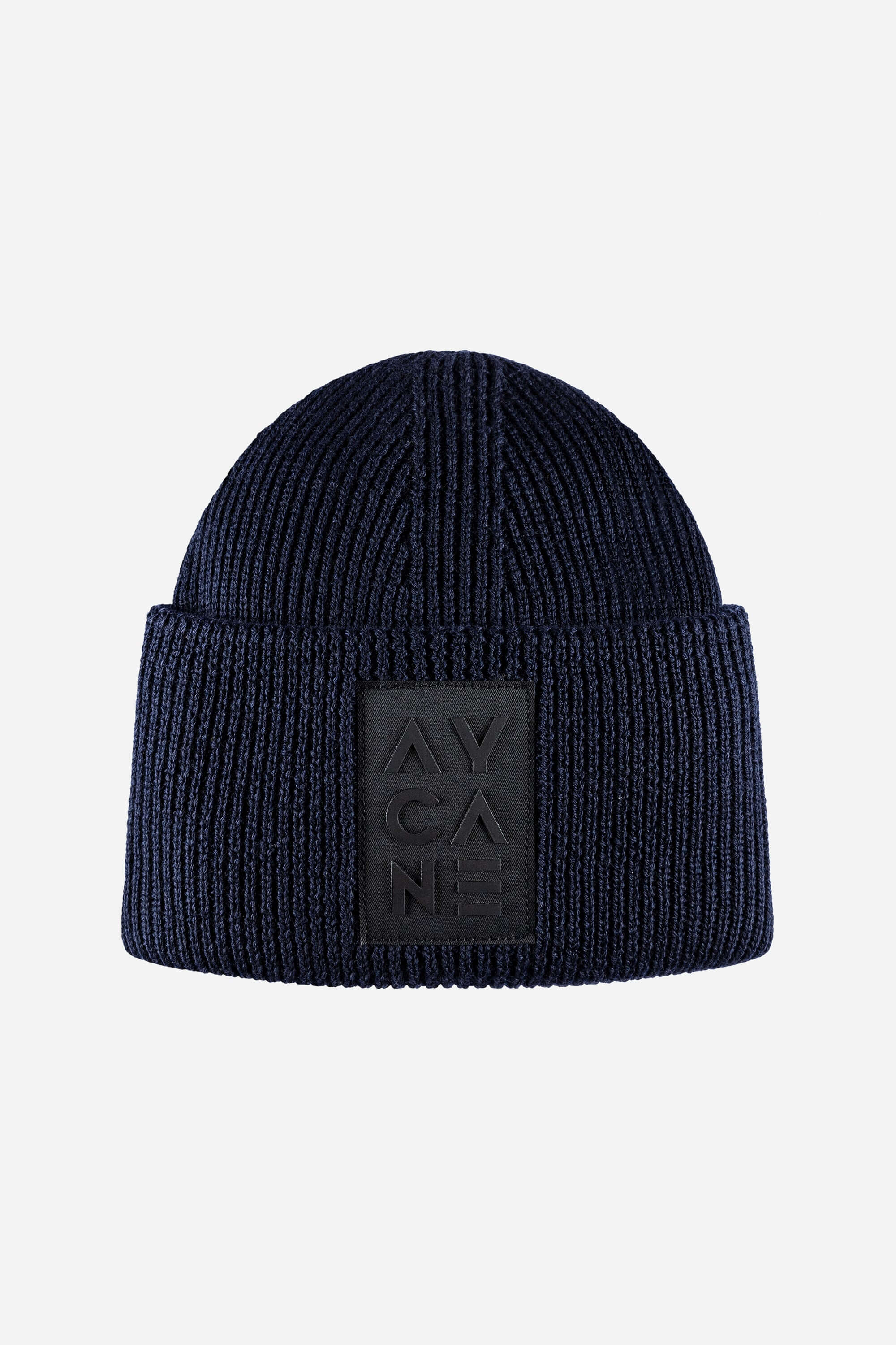 Shallow hockey beanie in blue with logo patch
